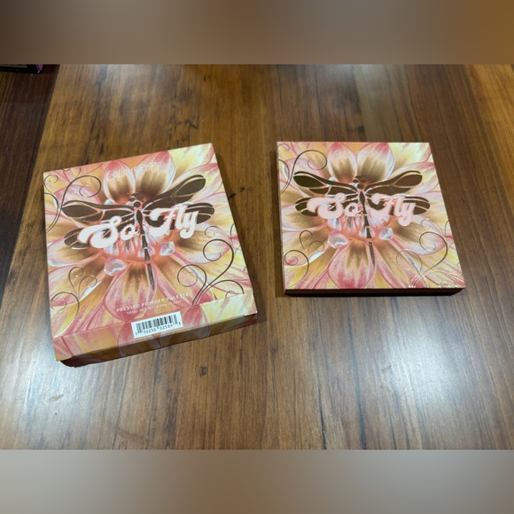 Colourpop “SO FLY” Pressed Powder Color Palette NWT - Picture 3 of 6